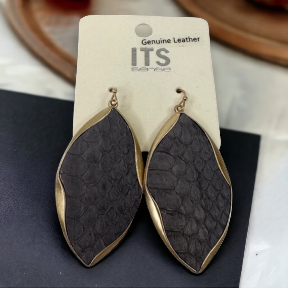 ITS Sense Leather Earrings Gray